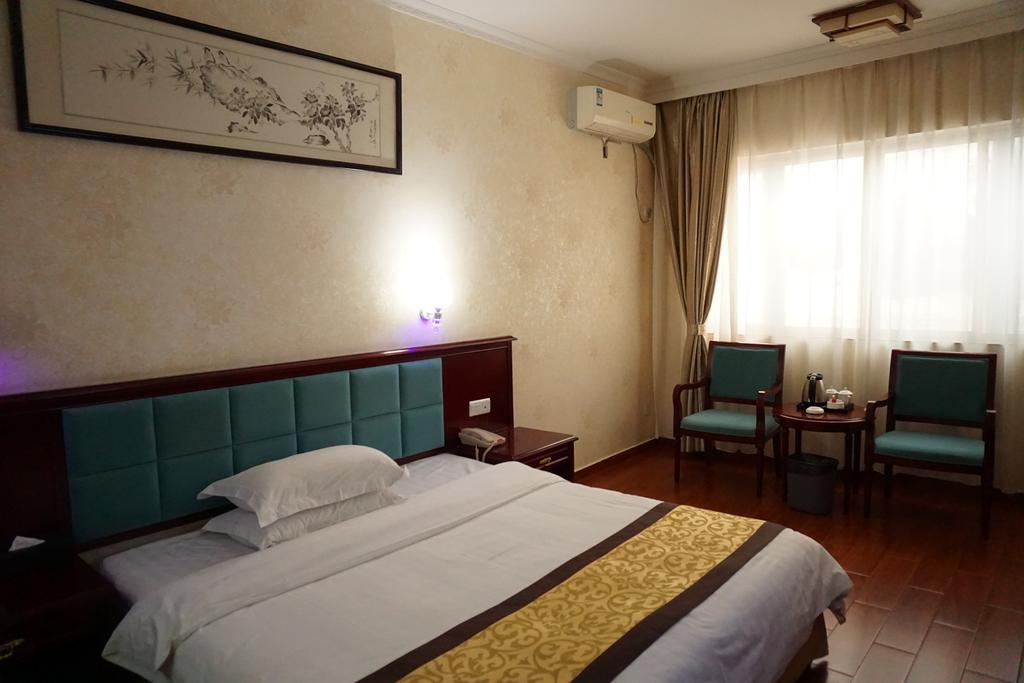 Guangdong Oversea Chinese Hotel Guangzhou Exterior photo