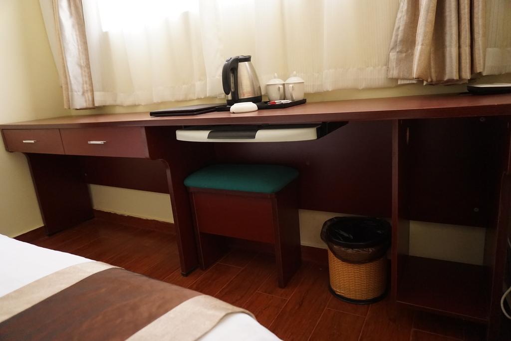 Guangdong Oversea Chinese Hotel Guangzhou Room photo